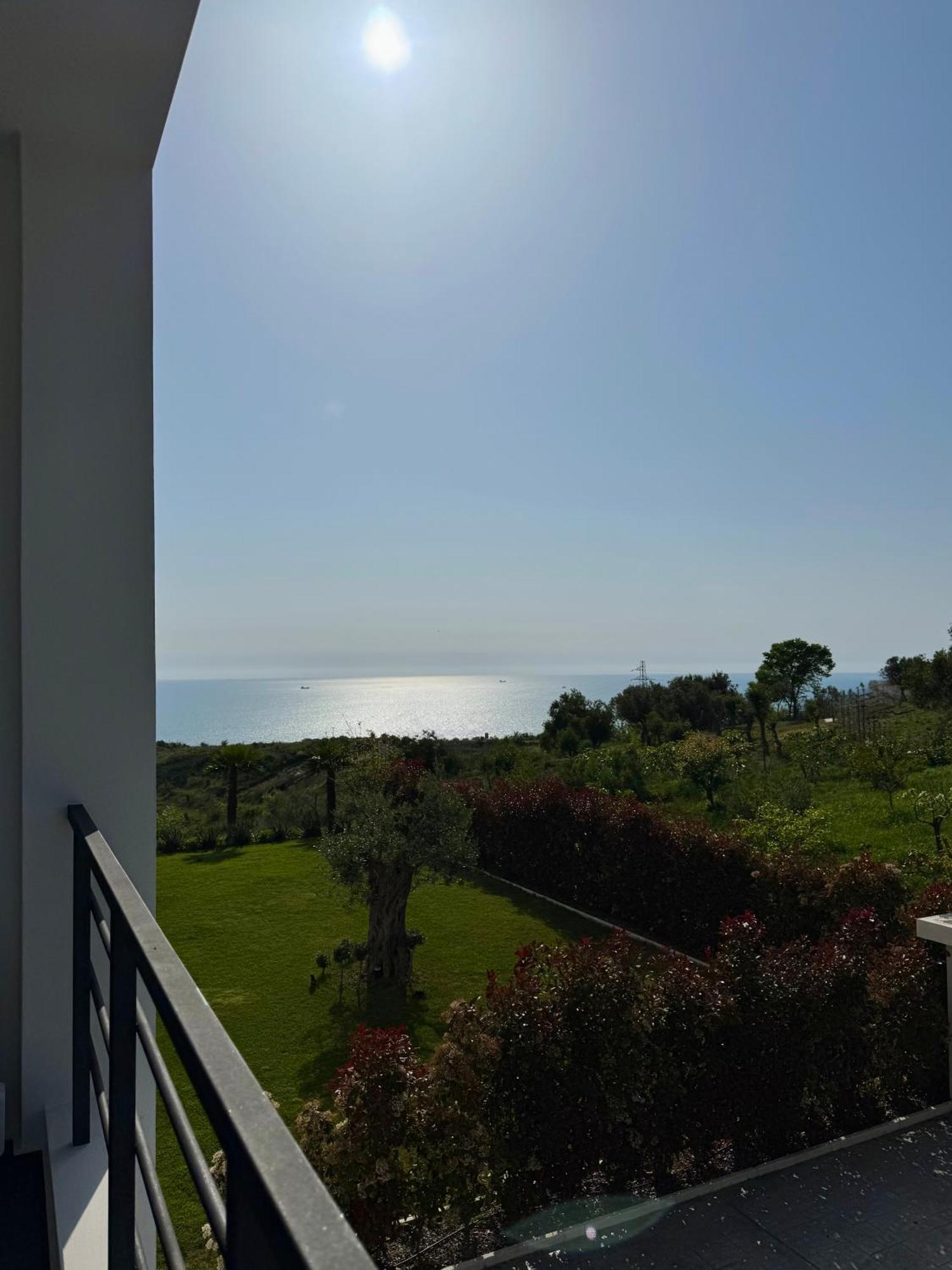 Villa Esmi Durres Kryemëdhej Eksteriør bilde