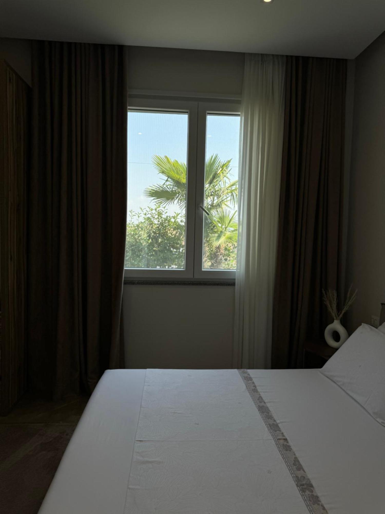 Villa Esmi Durres Kryemëdhej Eksteriør bilde